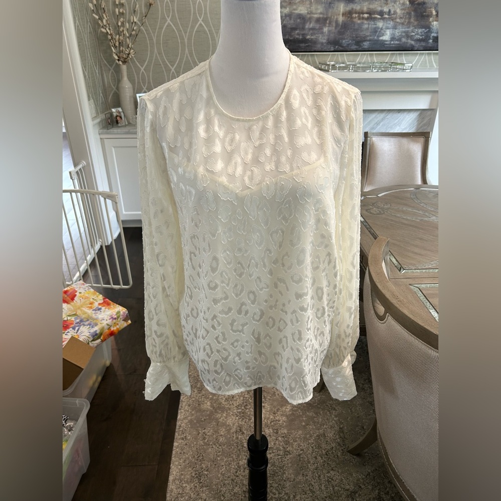 NW Express White Cheetah Print Long Sleeve Blouse